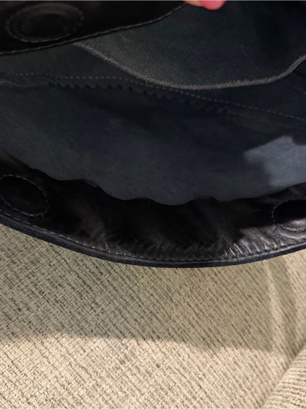 Portland Leather Medium Koala Sling Bag Black Leather Crossbody EUC - Picture 7 of 14